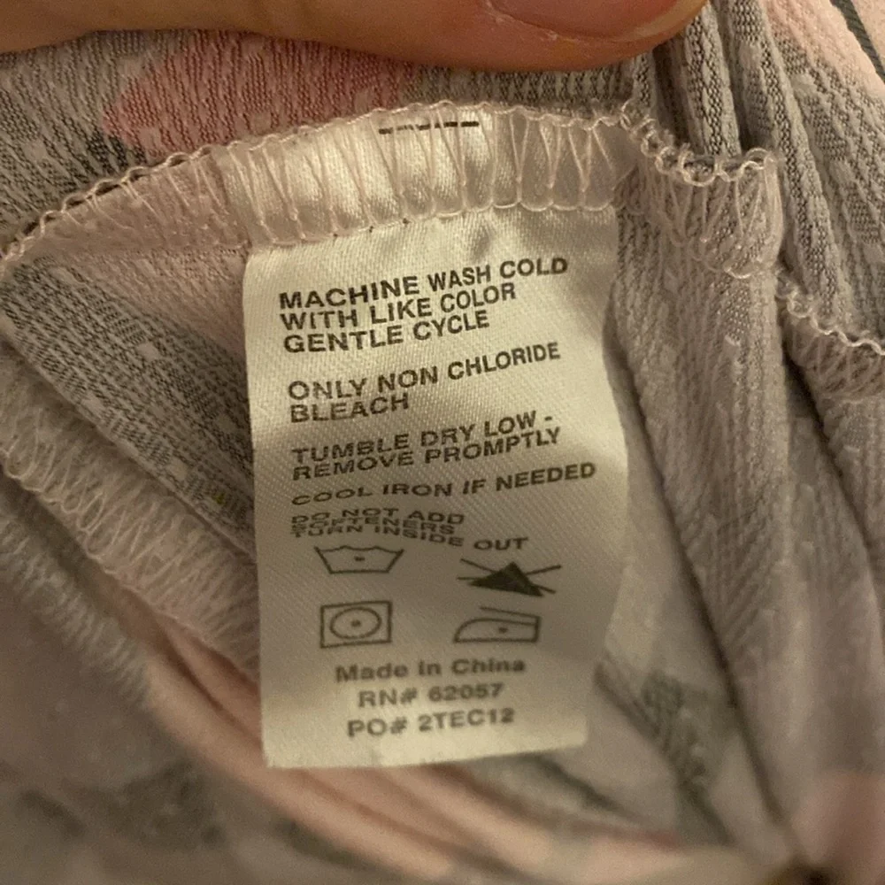 SAN SOLEIL UPF 50 long sleeved top shirt. Fun pink and gray diagonal plaid. - Picture 7 of 10